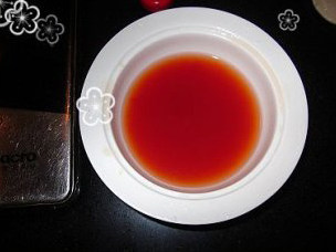 锅包肉,取一小碗，加入适量的<a style='color:red;display:inline-block;' href='/shicai/ 699'>番茄酱</a>、<a style='color:red;display:inline-block;' href='/shicai/ 715'>白醋</a>、<a style='color:red;display:inline-block;' href='/shicai/ 10588'>糖</a>、盐和一点水调成酱汁