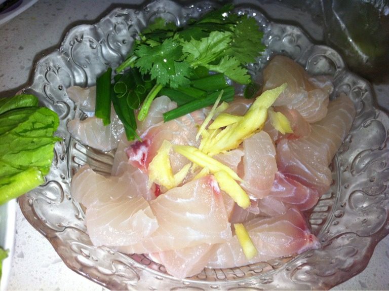 生滚鱼片粥,如图