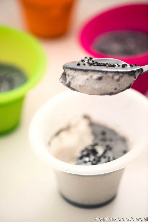 日式芝麻牛奶布丁 