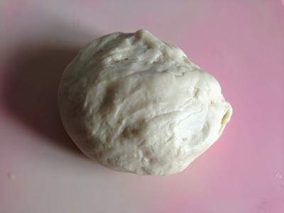 杏仁肉松包,搅拌程序结束,成不沾手的面团,无需等待发酵