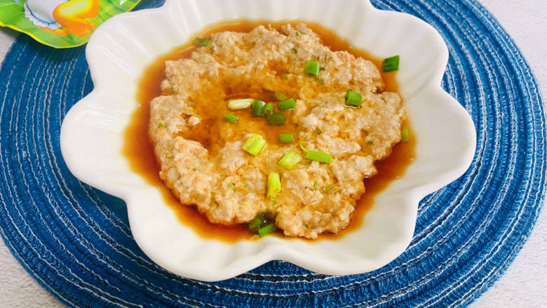 酱油蒸肉,撒上葱花,酱油蒸肉成品图