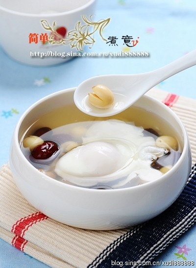 红枣莲子鸡蛋汤 