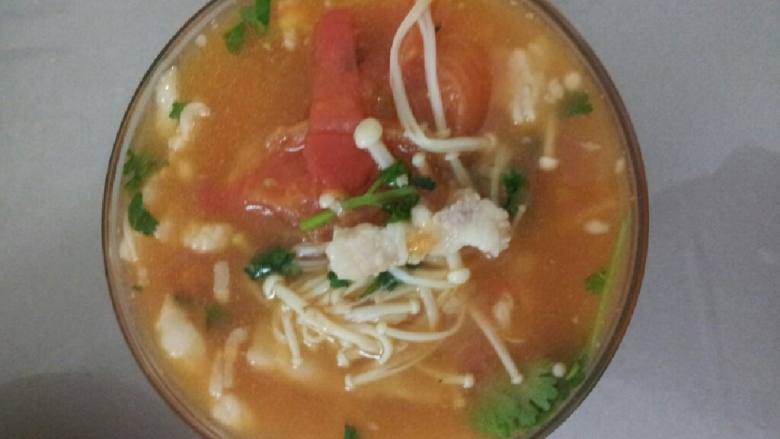 酸甜番茄金针菇肉汤