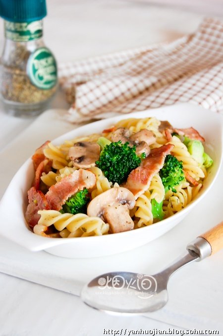 培根蘑菇螺丝面