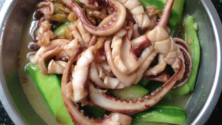 爆香鱿鱼淋丝瓜