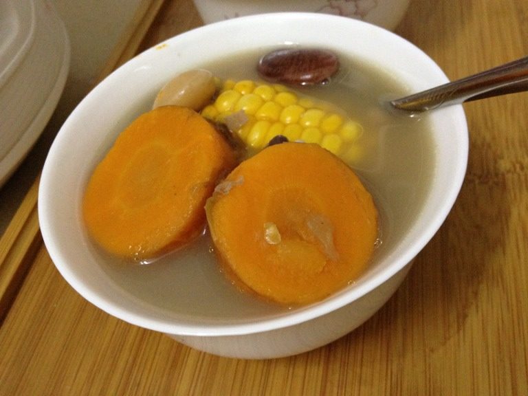 猪骨红萝卜粟米汤