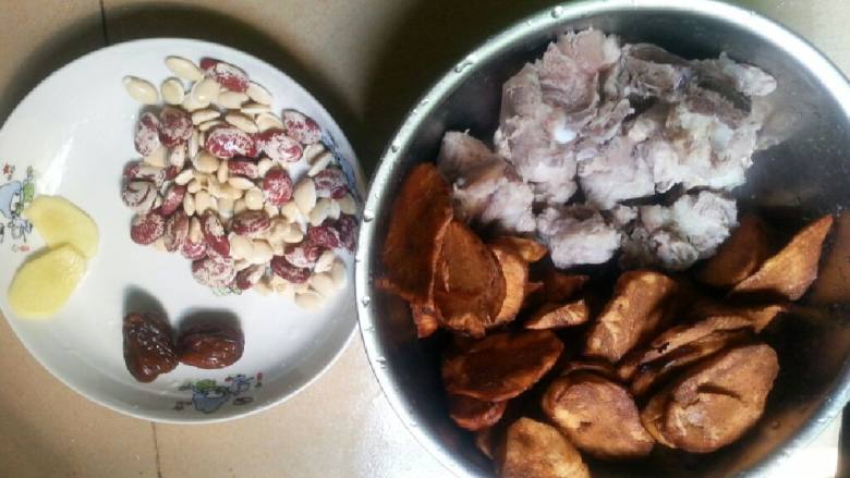 袪湿汤,所有材料放到电饭锅，加适量水，煲2个小时