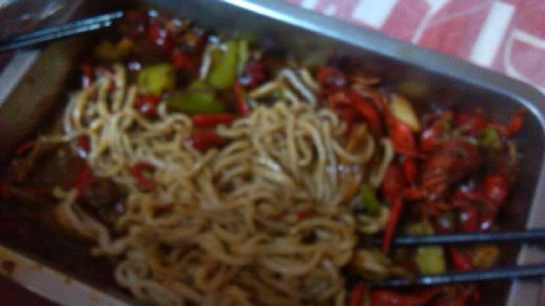 麻辣小龙虾,吃到一半煮了份棍棍面加进去味道好极了