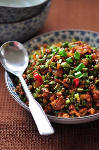 肉沫榨菜炒豇豆 