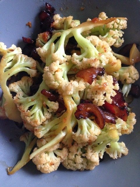腊肉炒菜花