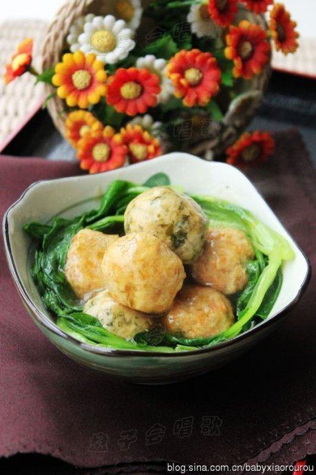 双色蔬菜鸡肉圆