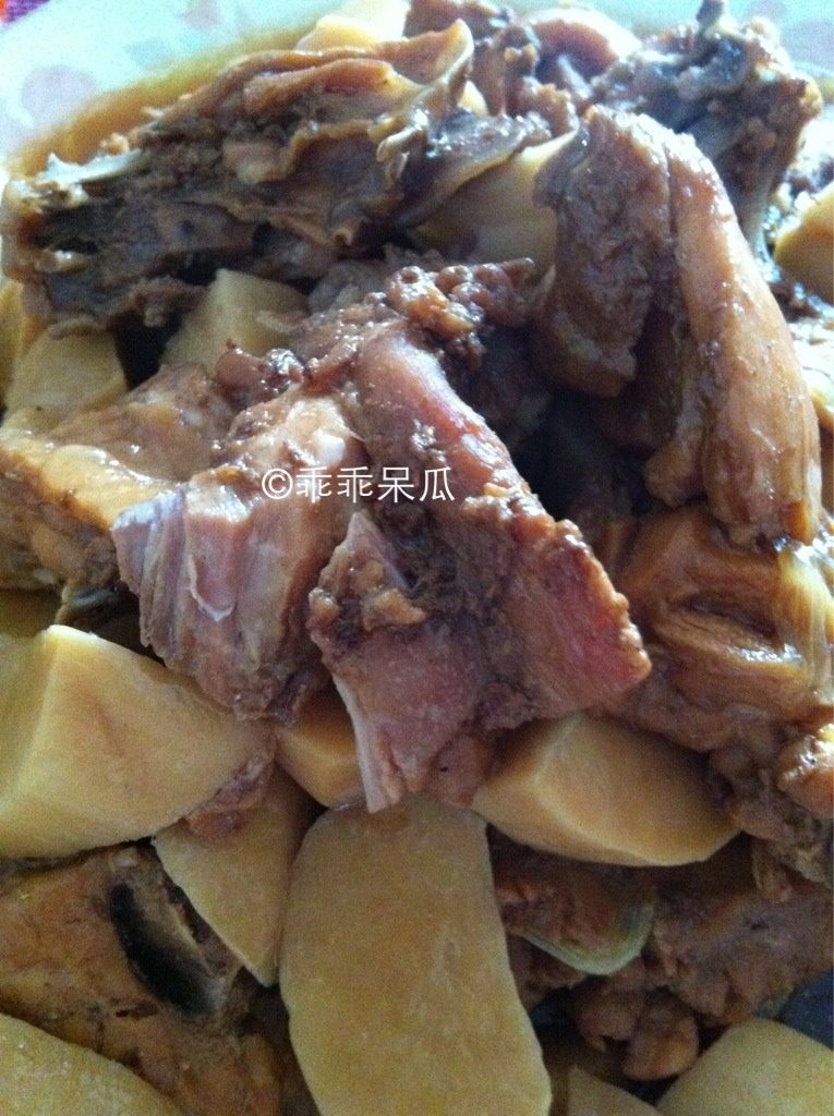杏鲍菇炖鸡腿