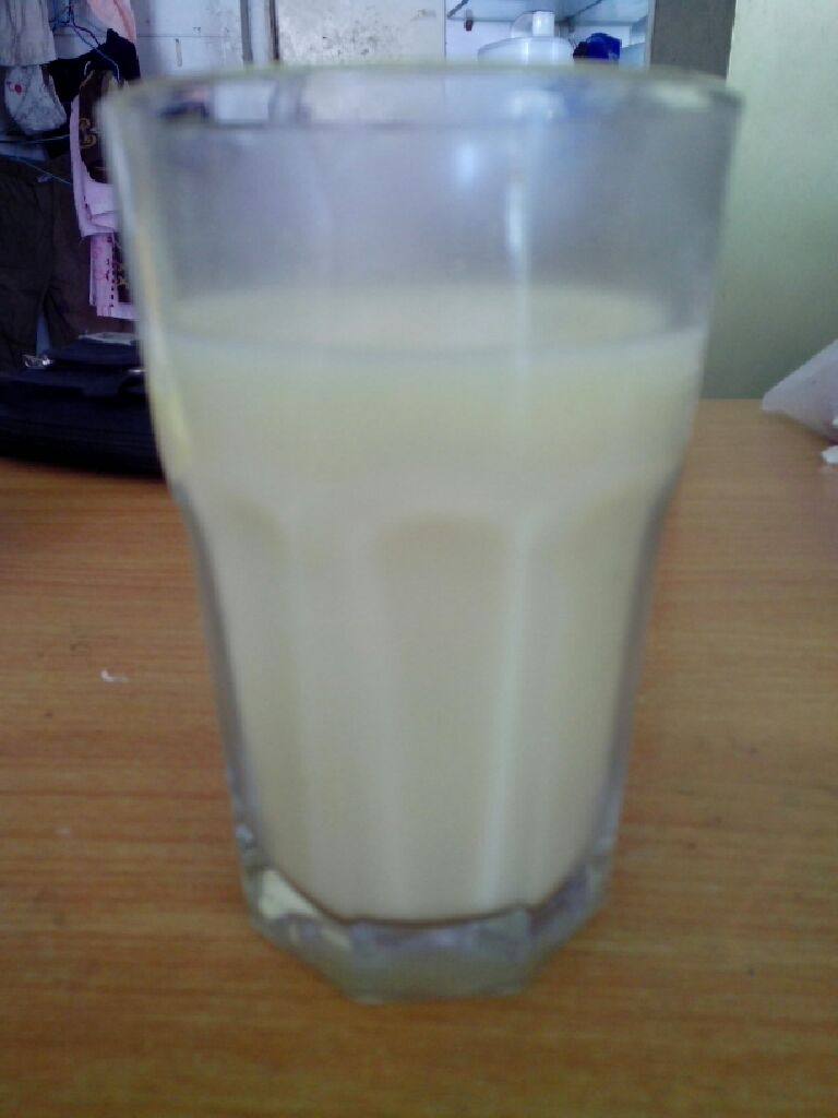 牛奶玉米汁,倒出后过滤，再加入半袋<a style='color:red;display:inline-block;' href='/shicai/ 219'>牛奶</a>即可