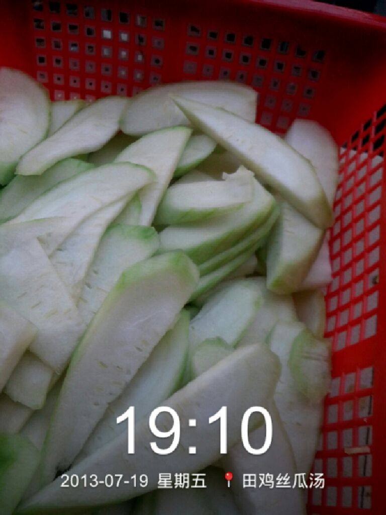 田鸡丝瓜汤,丝瓜切片