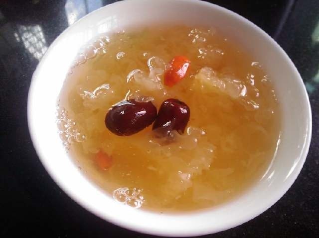 银耳糖水