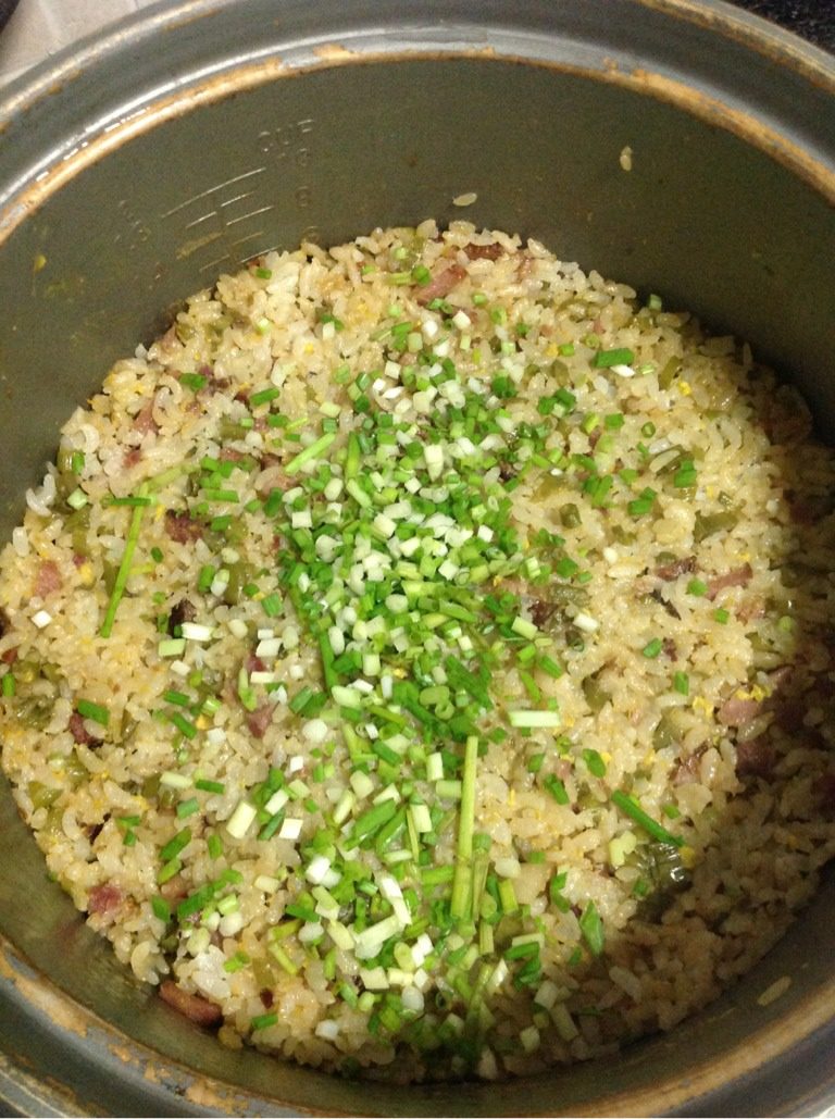 腊肉空心菜煲饭