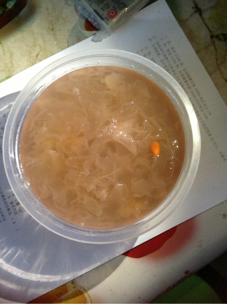 莲子银耳羹