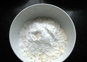 豆腐糯米糍 ,<a style='color:red;display:inline-block;' href='/shicai/ 9656'>内脂豆腐</a>用开水冲泡后去些豆腥味,沥干水份,再压成泥
