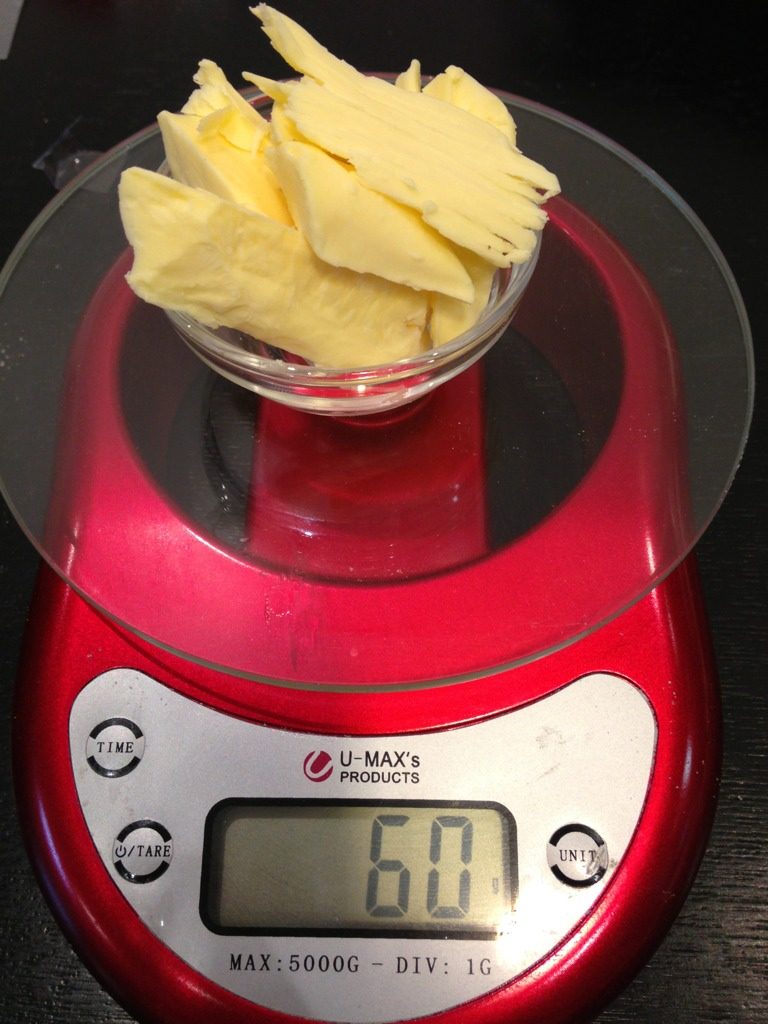 小C-熊猫饼干,<a style='color:red;display:inline-block;' href='/shicai/ 887'>黄油</a>在常温下融化;