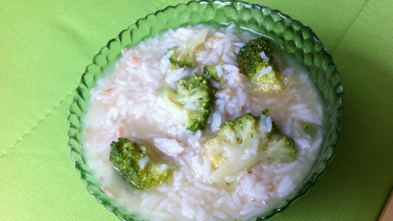 打发隔夜饭 西兰花金枪鱼泡饭