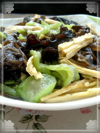 腐竹烧丝瓜
