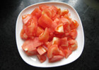 番茄土豆焗鸡肉,<a style='color:red;display:inline-block;' href='/shicai/ 59'>番茄</a>去皮切块，<a style='color:red;display:inline-block;' href='/shicai/ 238'>杏鲍菇</a>洗净切块