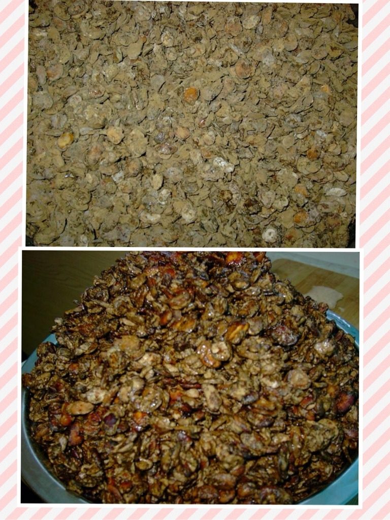 正宗川味豆瓣酱,如图,准备好霉蚕豆(市场有销售),稍微清理一下,然后放入准备好的辣椒酱内,搅拌均匀