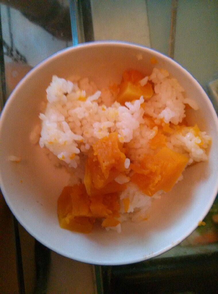 水蜜桃肉片,配上南瓜饭