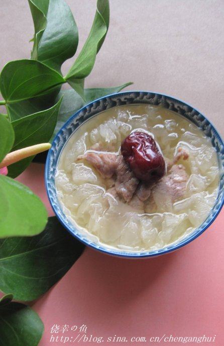 雪耳红枣瘦肉汤 