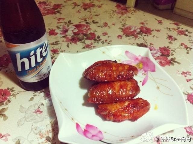 新奥尔良烤鸡翅,烤制好的鸡翅，宵夜佳品