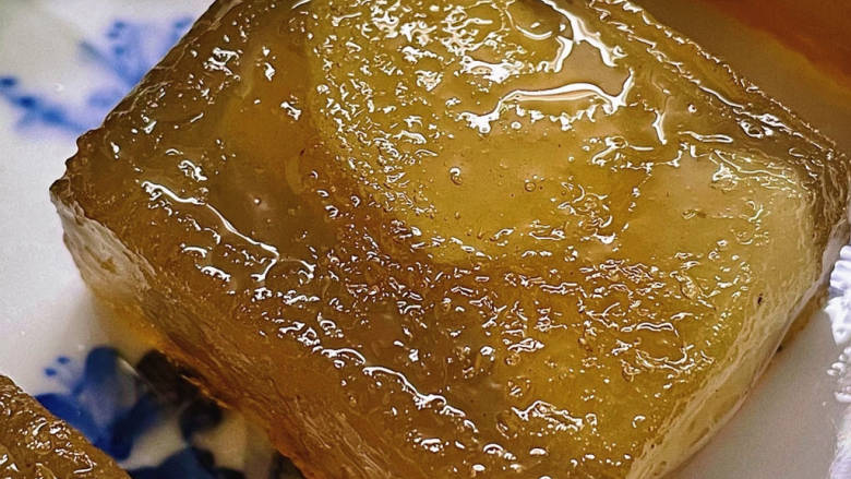 炒糖色马蹄糕,香甜爽口有嚼劲,停不了口的。
