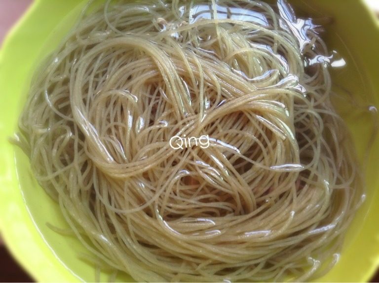 肉末粉条,如图<a style='color:red;display:inline-block;' href='/shicai/ 8780'>红薯粉</a>用水泡软
