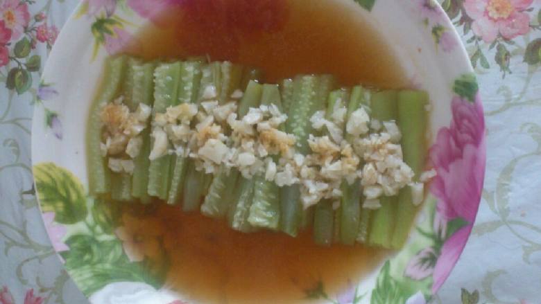 蒜蓉蒸丝瓜,出锅