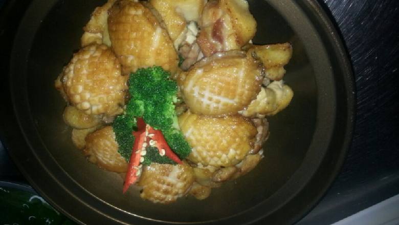 鲜鲍鱼焖土鸡
