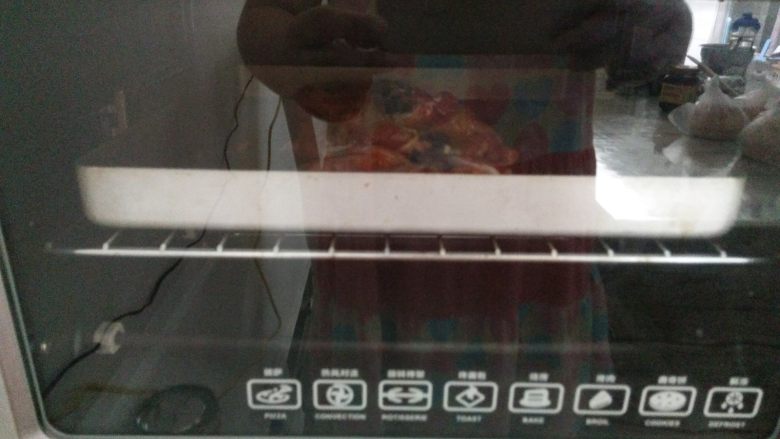 全麦鸡腿堡,放入烤箱,180度,20分钟。