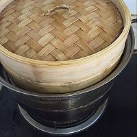 健康的莜米蛋糕,9. 水开后,上炉蒸20分钟。