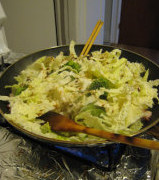 菠萝虾仁什锦炒饭,下入<a style='color:red;display:inline-block;' href='/shicai/ 3508'>卷心菜</a>和<a style='color:red;display:inline-block;' href='/shicai/ 119'>西兰花</a>,撒入<a style='color:red;display:inline-block;' href='/shicai/ 692'>酱油</a>