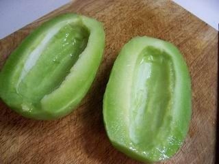 不用沙拉酱的沙拉,先把该去皮的都去了