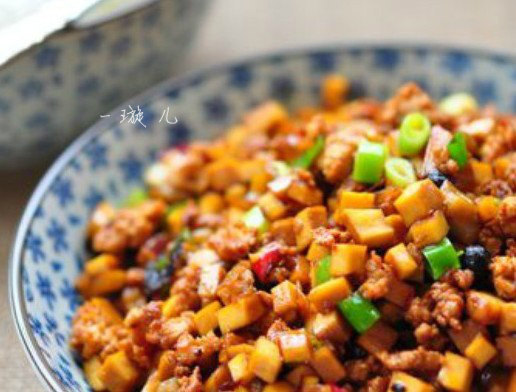 下饭菜 — 老干妈炒香干