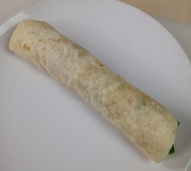 Fajitas,将饼卷成圆柱状