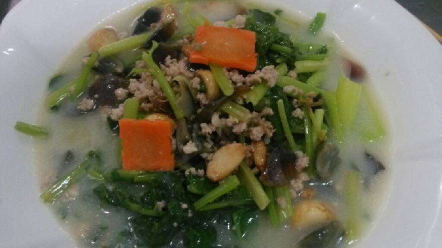 今晚第六个菜最后一个（上汤青菜呵呵）