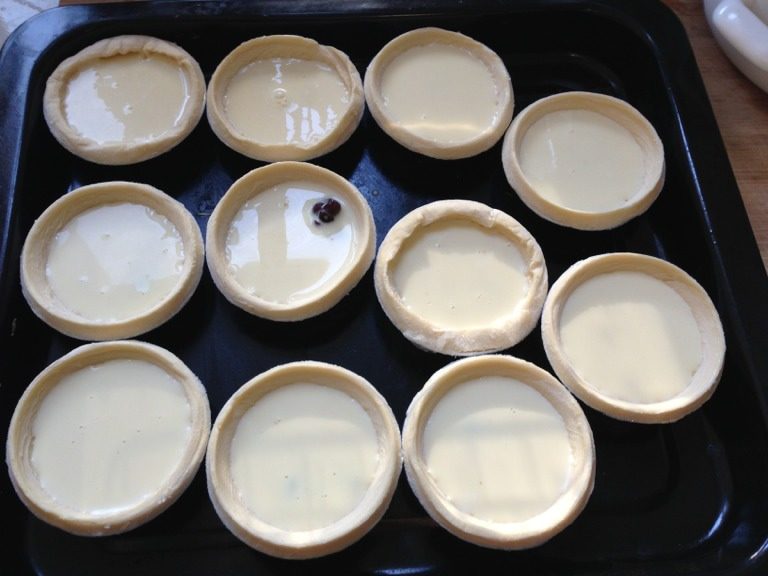 蛋挞,倒入7分满蛋挞水