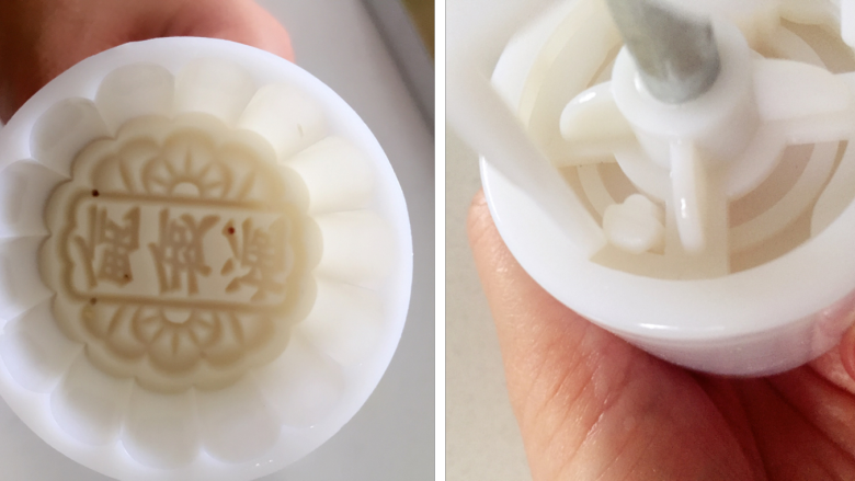 小小宝月饼—健康无糖,小小宝也要吃月饼,装好模具,塞入花纹片,旋转卡住就可以了。