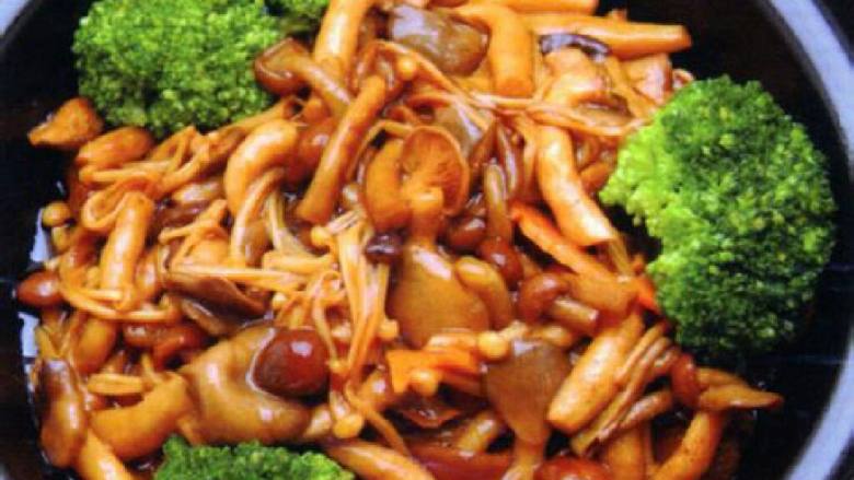 蚝油扒五味菇