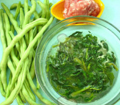 橄榄菜肉沫四季豆,<a style='color:red;display:inline-block;' href='/shicai/ 69'>四季豆</a>摘净,橄榄菜提前泡软
