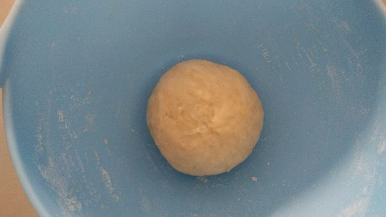 香葱苏打饼干,
揉成面团,放温暖处发酵至2倍大
