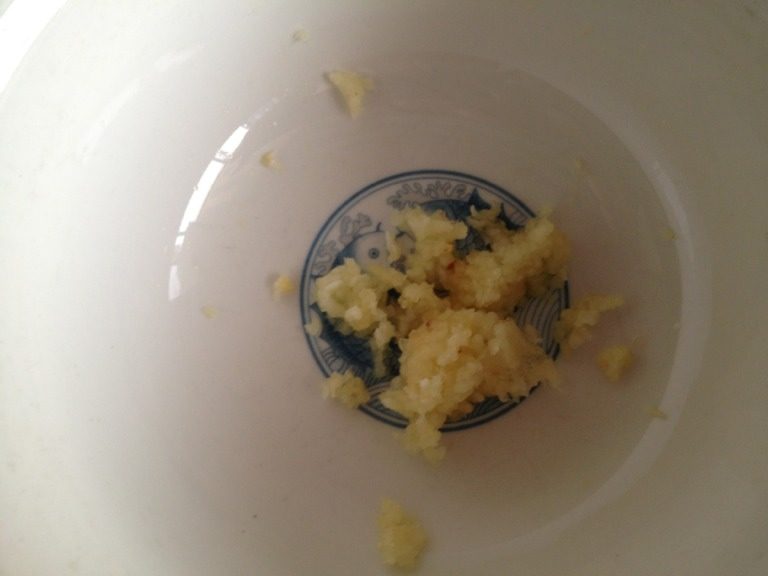 番茄酱意面,点头压成蒜泥