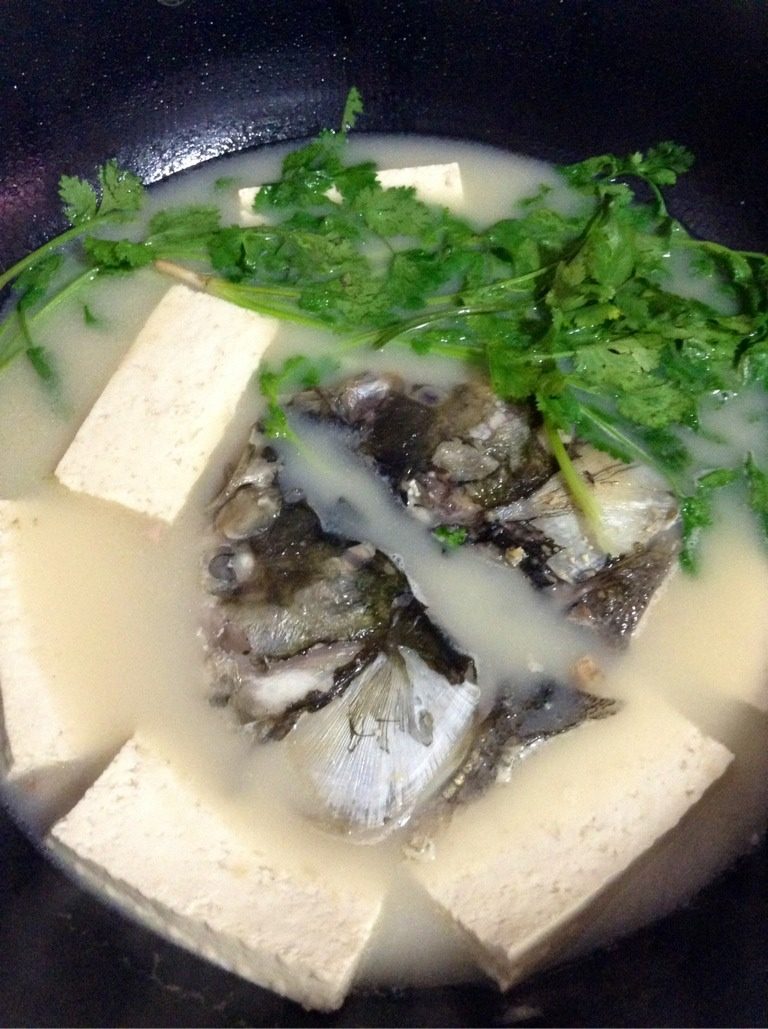 鱼头豆腐汤