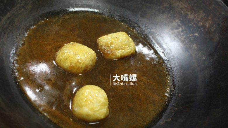 正宗柳州螺蛳粉丨大嘴螺,豆腐泡,所谓的螺蛳粉标配,因为其能完美的融入螺蛳粉的汤汁,煮煮更进味哦