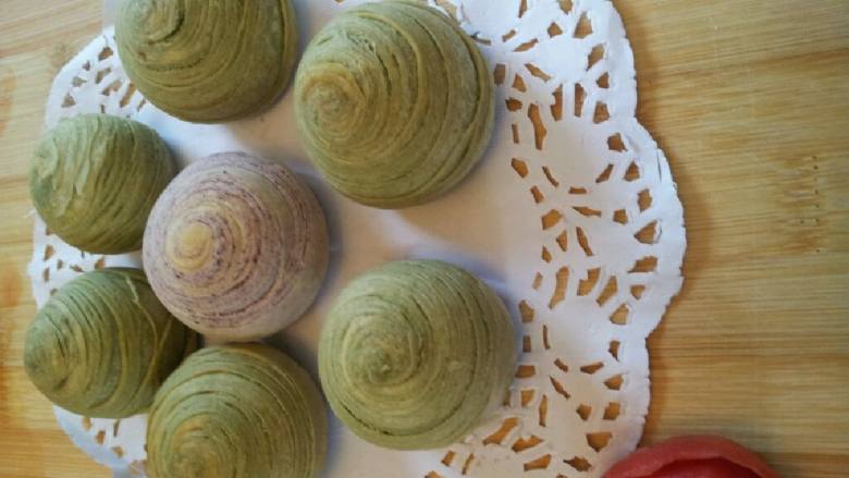 酥香迷人的抹茶香芋酥